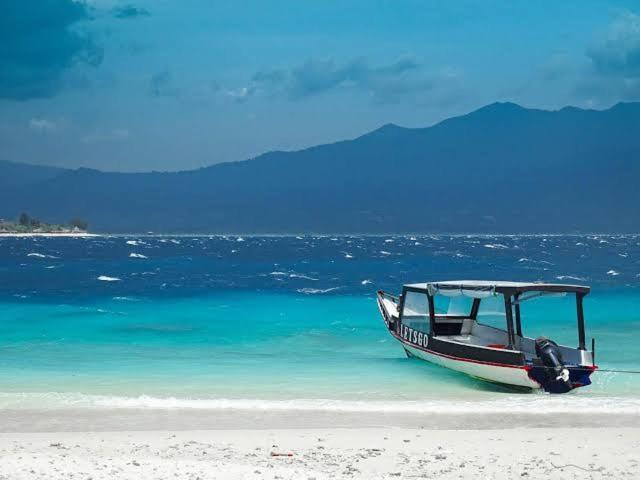 Bleu Verde, The Secret Garden - Turtle Point Beach Hotel Gili Trawangan Exterior foto